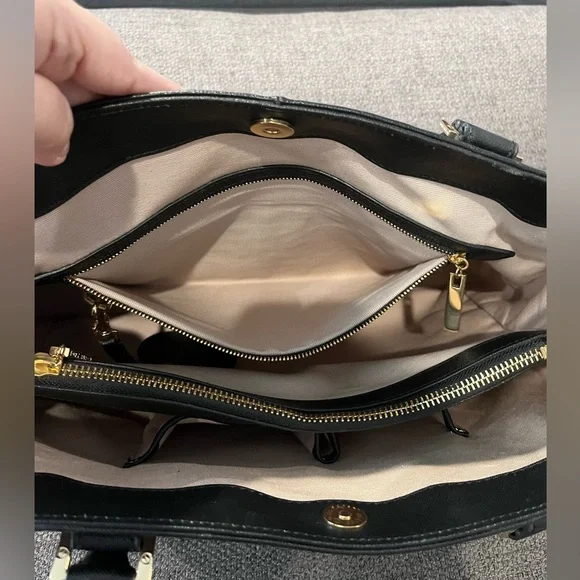 Authentic Tory Burch Large Saffiano Leather Tote - Picture 13 of 15